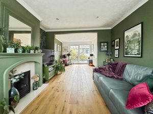 Lounge- click for photo gallery